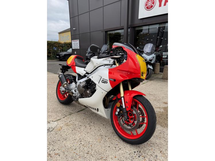 YAMAHA XSR 900 GP