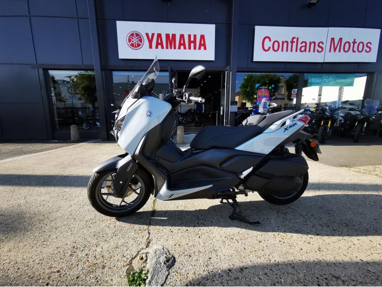 YAMAHA XMAX 300 Tech Max